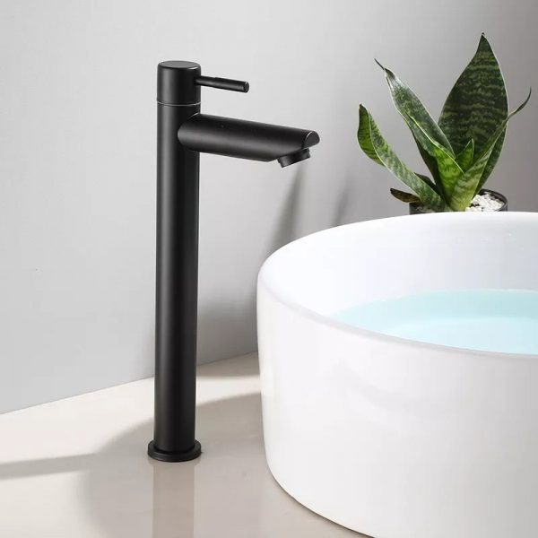 Geef je badkamer een moderne look met mat zwart