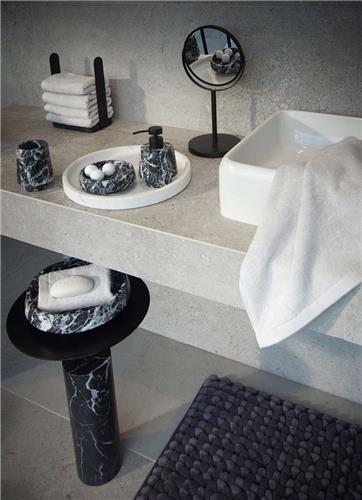Aquanova Nero - Gastendoek houder - Black (zwart)